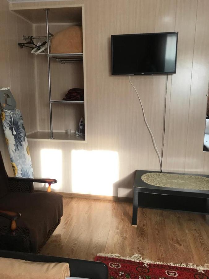 Ейск: Guest house on Shmidta-комнаты для летнего отдыха