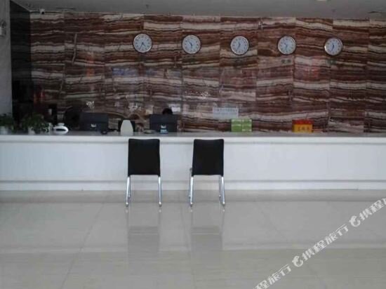 Guidong City Convenient Hotel Guigang West Station — фото 1