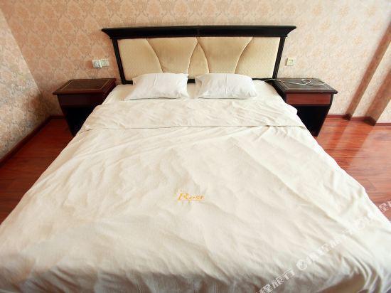 Чэнду: Jiutian Hotel(Chengdu Xindu Baoguang Temple Branch)
