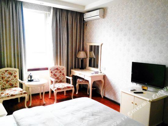 Чэнду: Jiutian Hotel(Chengdu Xindu Baoguang Temple Branch)