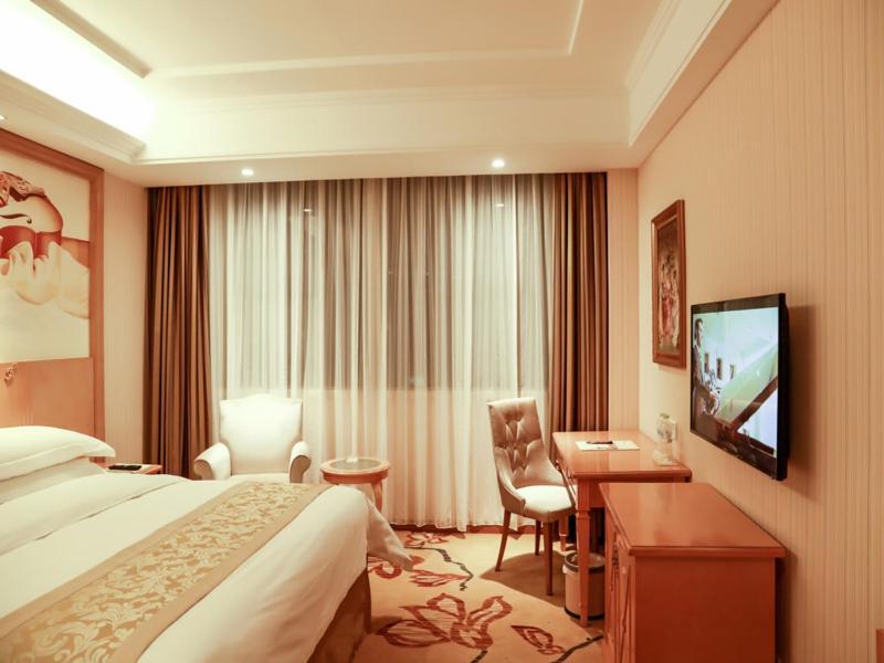 Циндао: Vienna Hotel Qingdao Huangdao