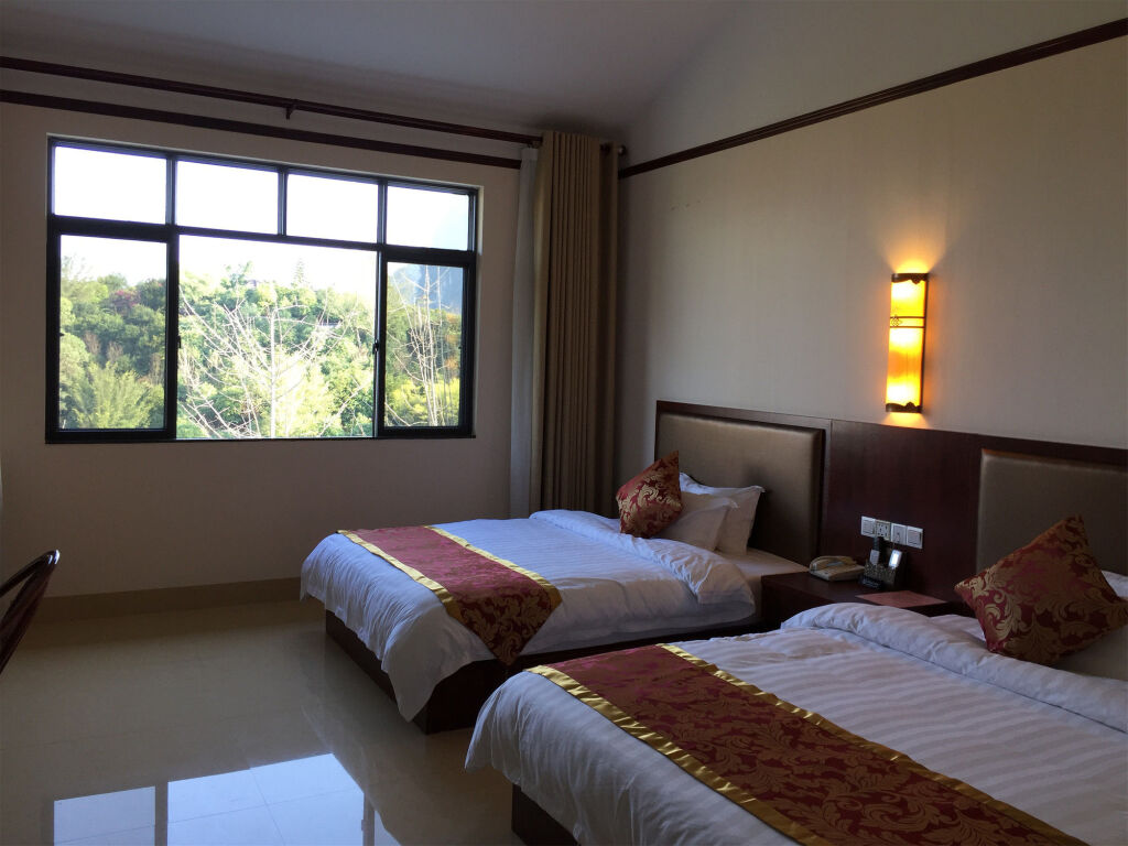 Yangshuo Mountain Top Retreat — фото 1