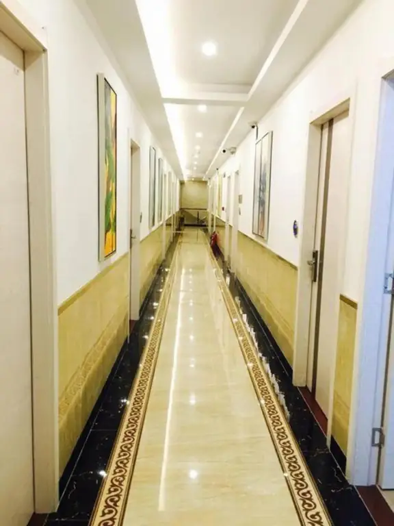 Шэньчжэнь: Shenzhen Bao'an International Exhibition Center Yicun Business Hotel