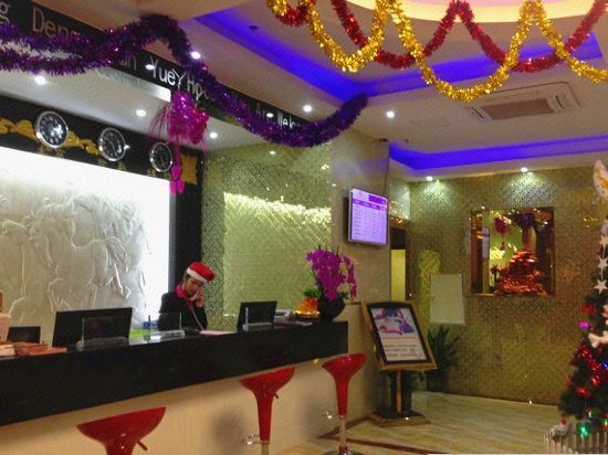 Шэньчжэнь: Sheng Deng Yue Min Hotel (Shenzhen Henggang Metro Station)