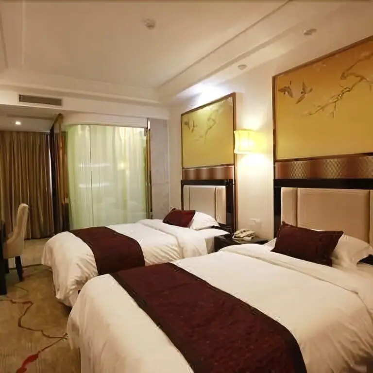 Golden Cube Grand Hotel — фото 1