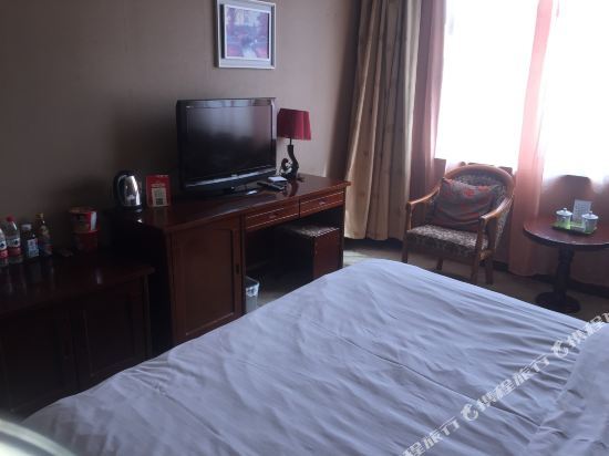 Циндао: Gonglu Business Hotel