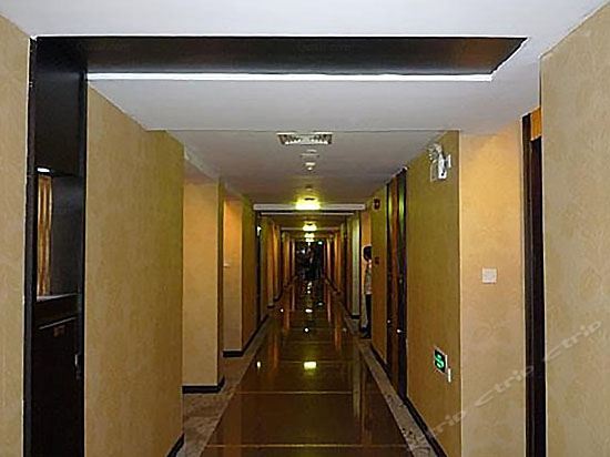 鹤山椰林酒店 — фото 1