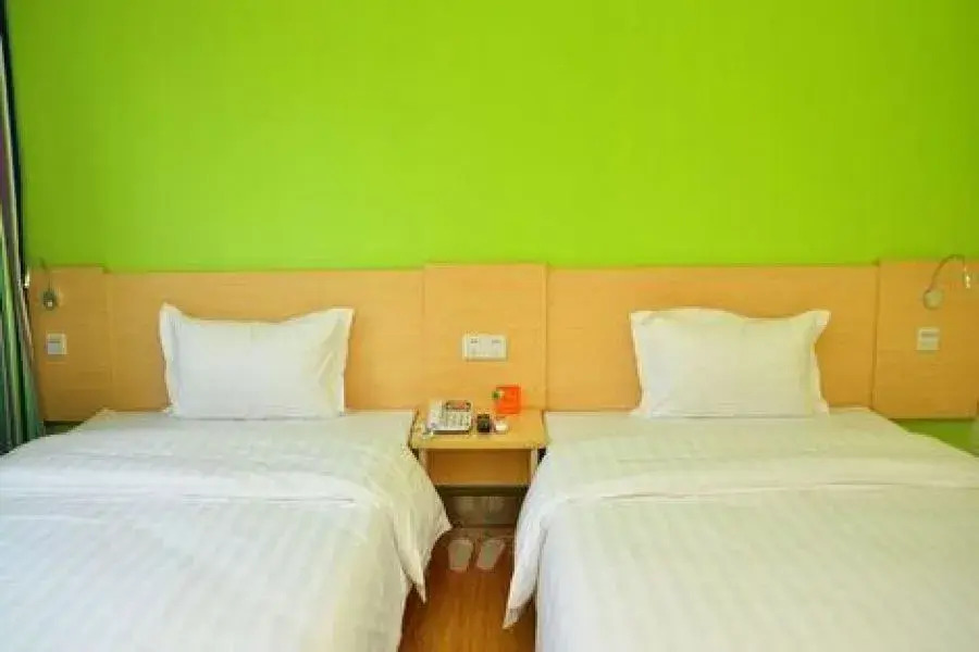 Сиань: 7 Days Inn (Xi'an Bell and Drum Tower West Street)