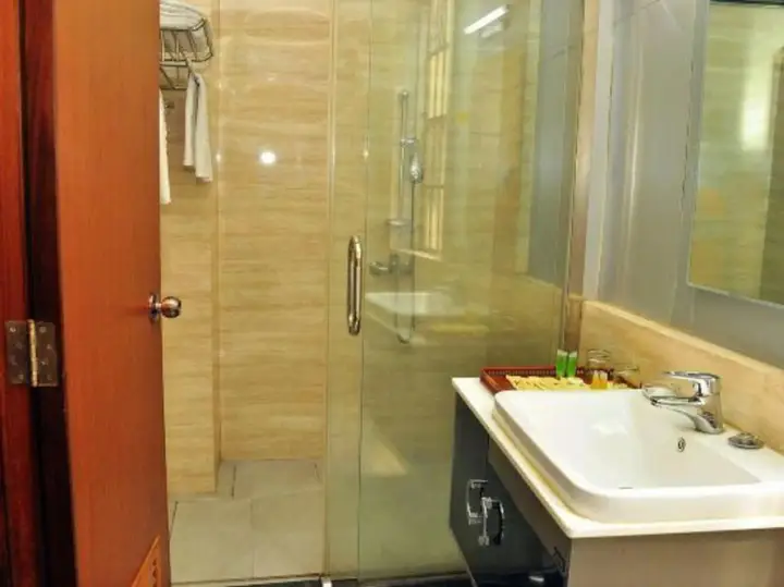 Гуанчжоу: Yijing Hotel