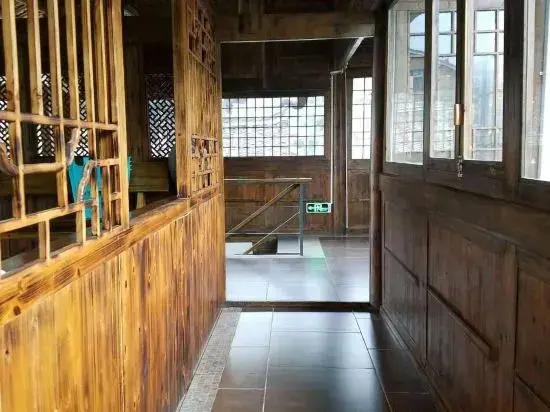 Леишан: Yunduan · Lanyueting Resort Hotel (Xijiang Guanjingtai)