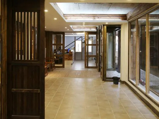 Леишан: Yunduan · Lanyueting Resort Hotel (Xijiang Guanjingtai)