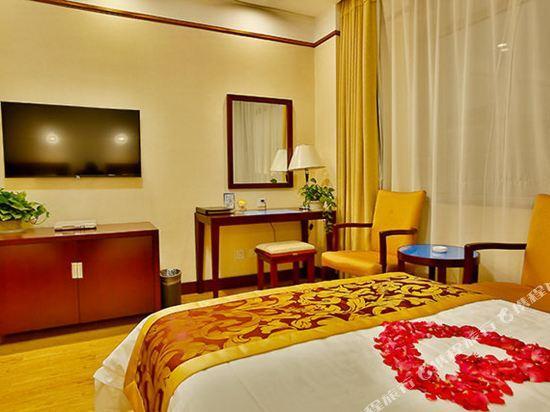 Вэйхай: JinHou Group Weihai Hotel