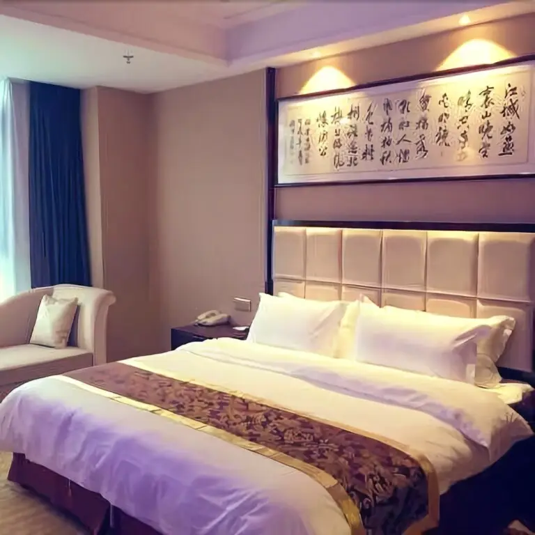 Ухань: New Sail Hotel