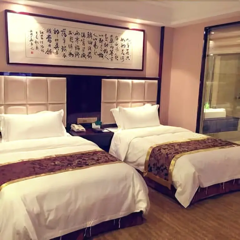 Ухань: New Sail Hotel