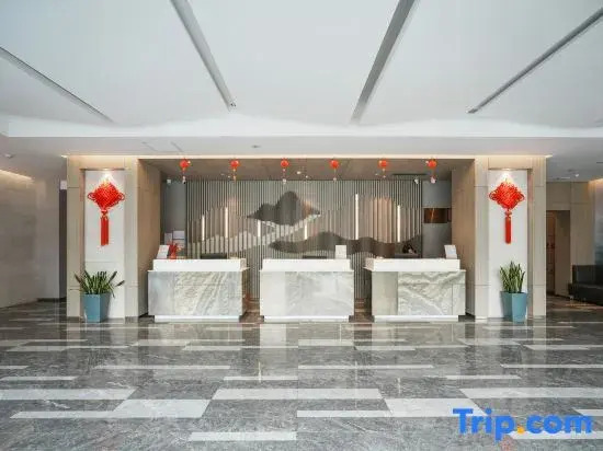 Гуйлинь: Versailles Hotel (Guilin Two Rivers and Four Lakes Railway Station Branch)