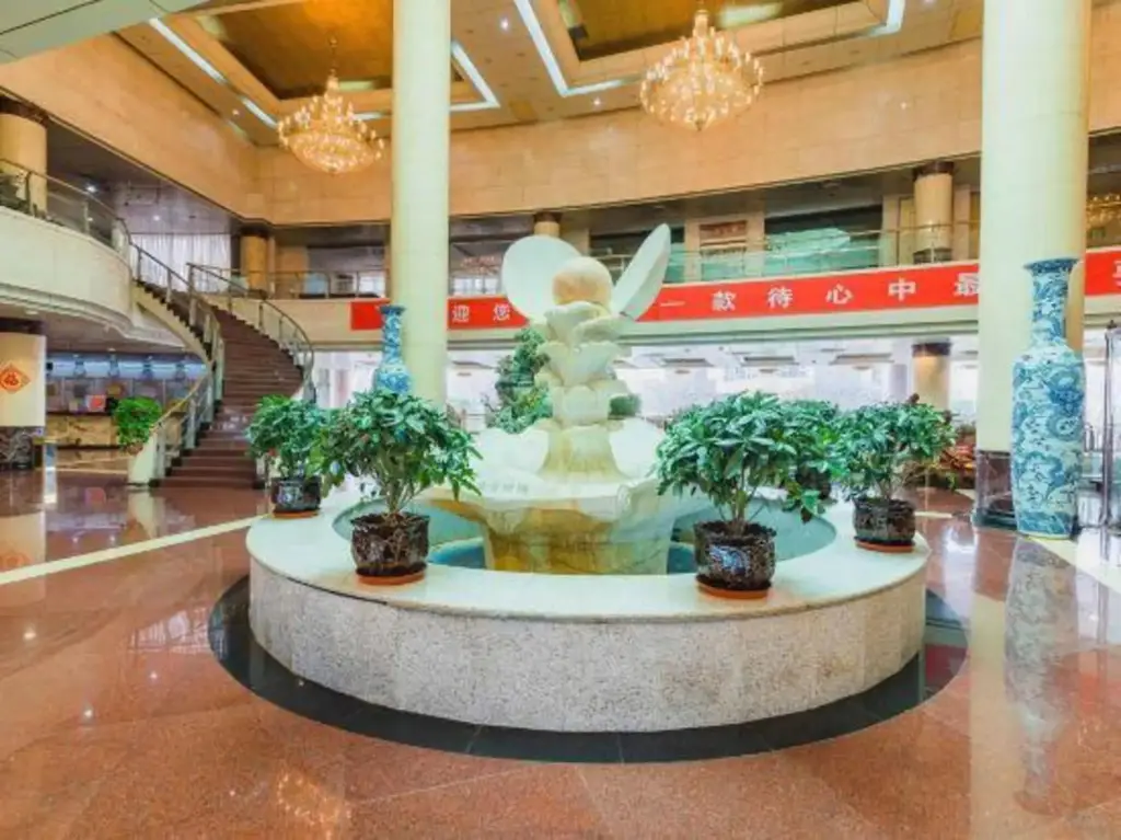 Таншань: Succeed Hotel