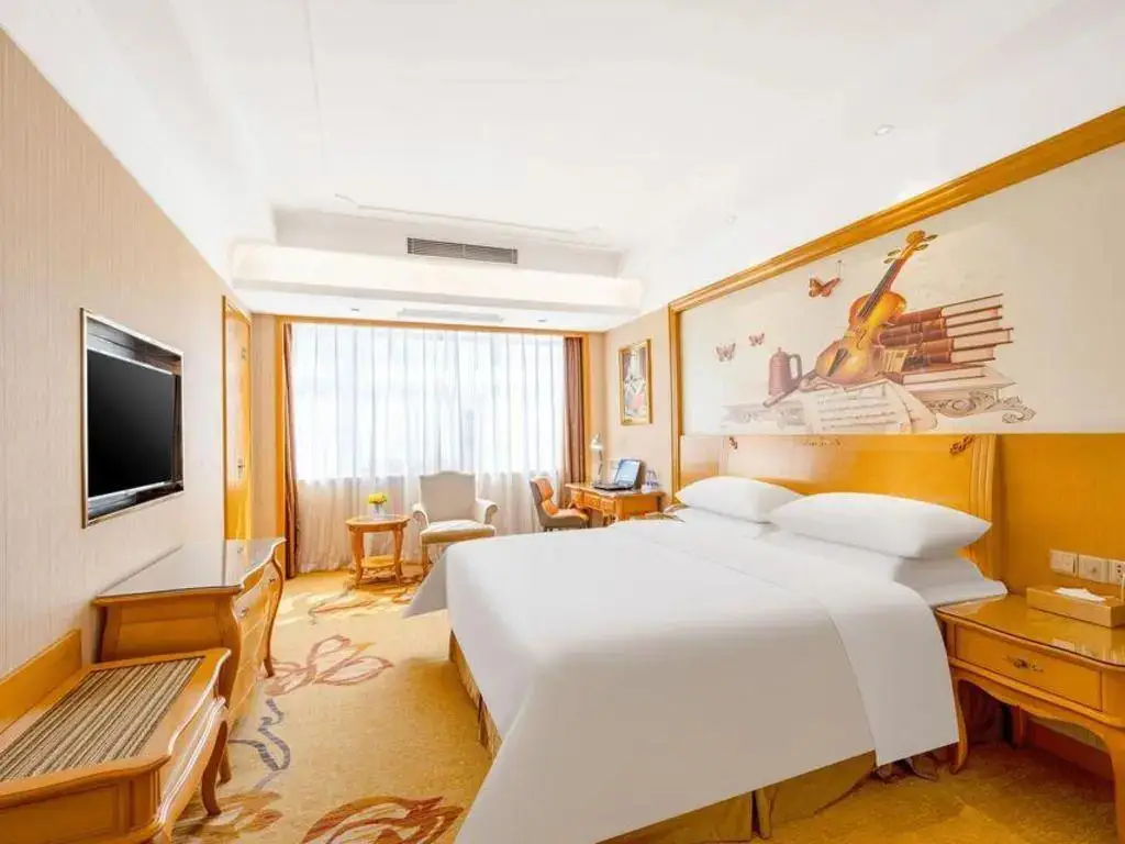 Venus Hotel Gongming Rainbow — фото 1