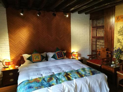 Дали: Dali Ancient Roadside · Wushe Inn