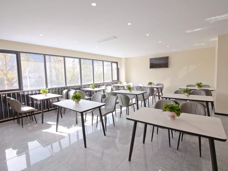 Чжанцзяган: GreenTree Inn Express Zhangjiagang Hexing Town Shazhou Professional Institue of Technology