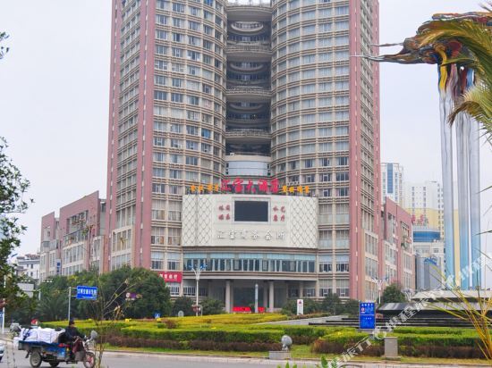 Huibao Hotel — фото 1