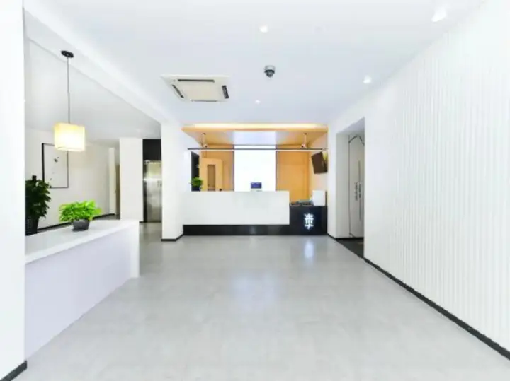 Шанхай: Changee Hotel (Shanghai Caolu Minlei Road Subway Station Shangchuan Road)