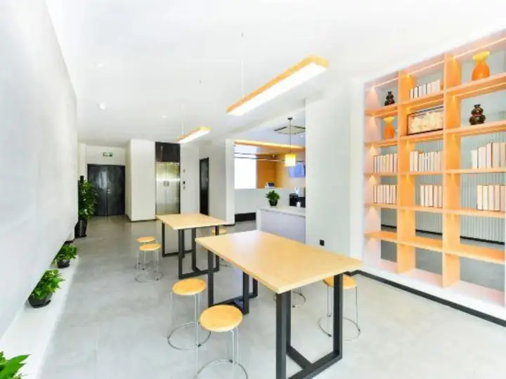 Шанхай: Changee Hotel (Shanghai Caolu Minlei Road Subway Station Shangchuan Road)
