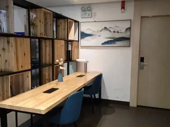 Шанхай: Yiheng Hotel (Shanghai Hongqiao Beixinjing Subway Station)