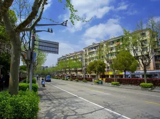 Шанхай: Yiheng Hotel (Shanghai Hongqiao Beixinjing Subway Station)