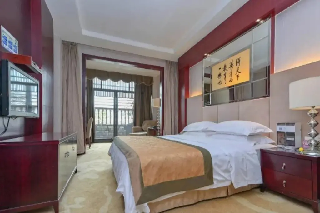 Дажоу: Dazhou Pengfei Grand Hotel (Dazhou Renhe New Town Railway Station)