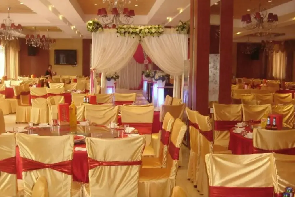 Дажоу: Dazhou Pengfei Grand Hotel (Dazhou Renhe New Town Railway Station)