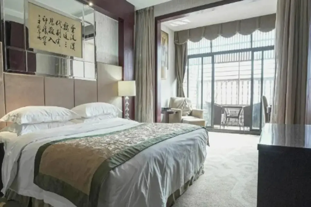 Дажоу: Dazhou Pengfei Grand Hotel (Dazhou Renhe New Town Railway Station)