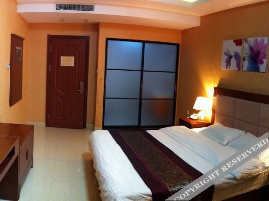 Хулудао: Yifeng Hotel