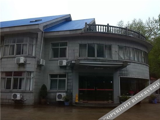 Цзюцзян: Tiyu Hotel (Currently unavailable)