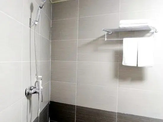 Циндао: Elan Hotel (Qingdao Zhongshan Road)