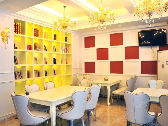 Чжанцзяцзе: Pure Land Coffee Inn