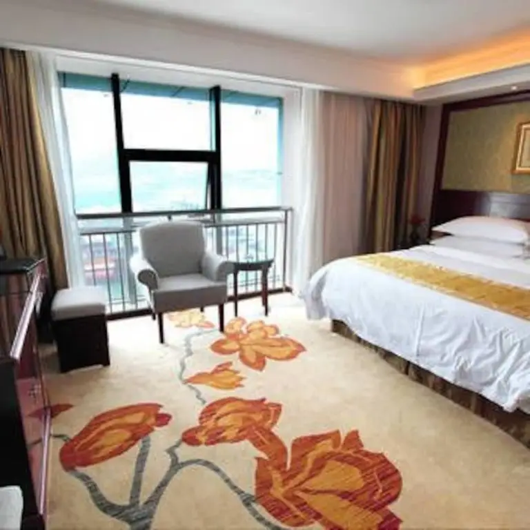 Ичан: Vienna 3 Best Hotel (Yichang Wanda Sanxia Tourist Center)