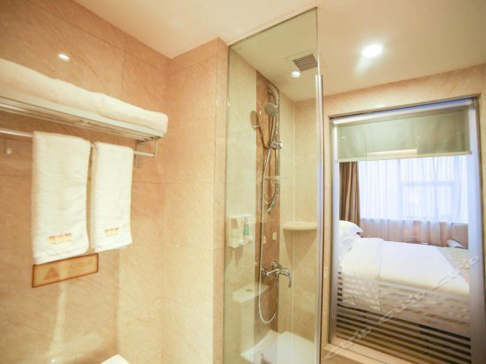 Ичан: Vienna 3 Best Hotel (Yichang Wanda Sanxia Tourist Center)