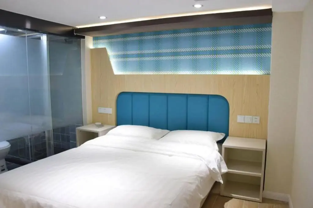 Циндао: You N Hotel (Qingdao Wanjia Plaza Taitung Metro Station)