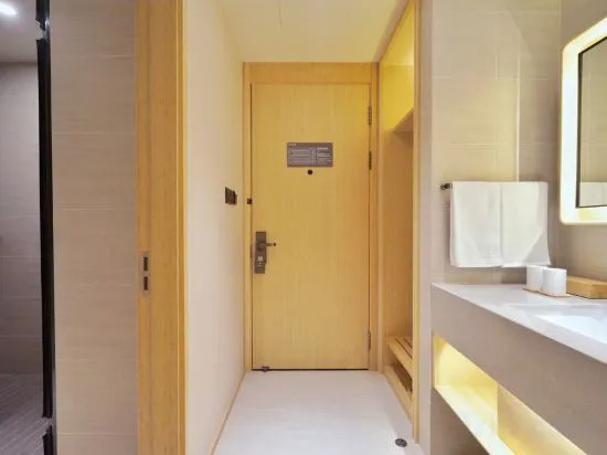 Шанхай: Joyful Hotel