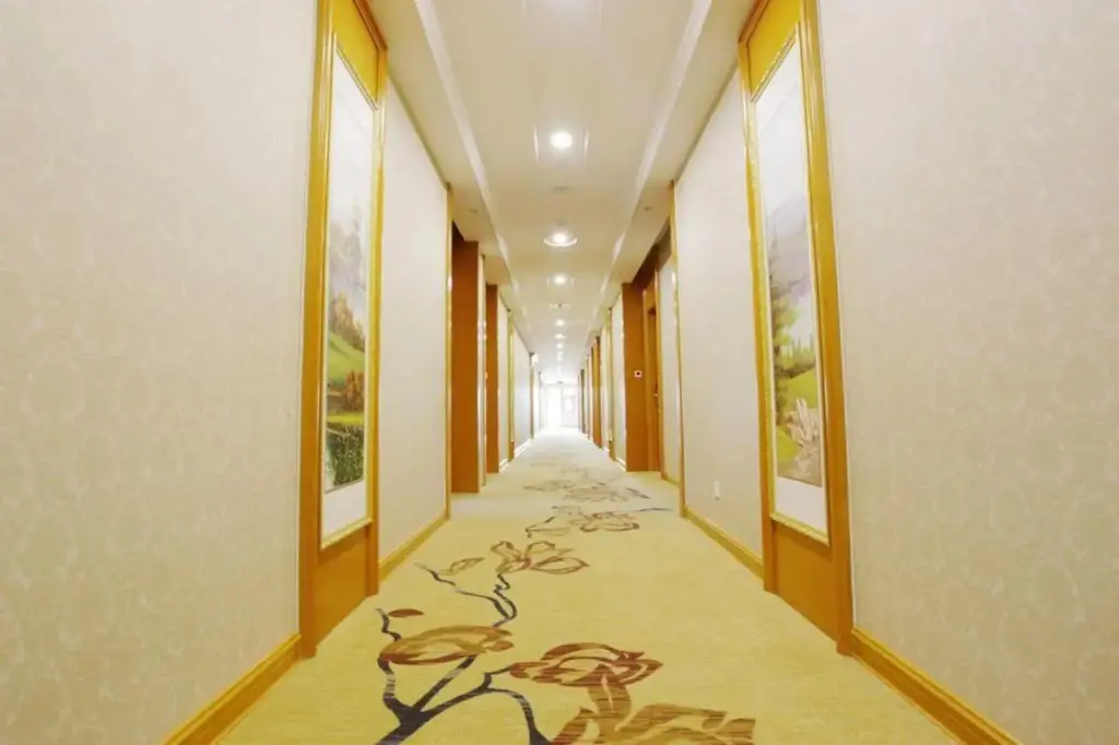 Нанкин: Vienna International Hotel (Nanjing South Railway Station Center)