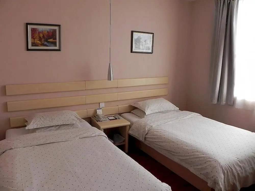 Цзинань: Hanting Hotel Jinan Quancheng Square Chaoshan Street