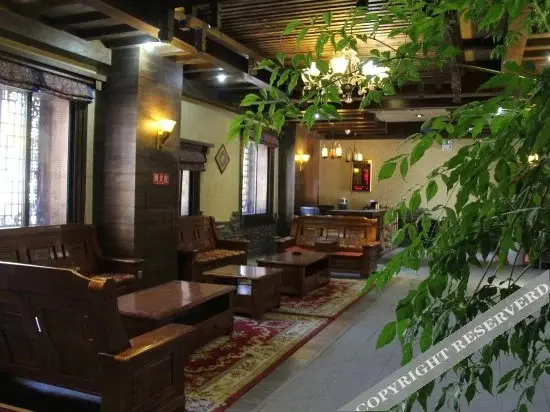 Фэньи: Qiangwang Guanzhai Qiangwenhua Theme Hotel