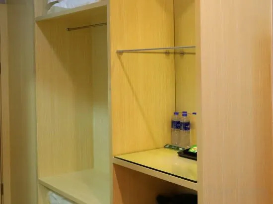 Мейчжу: Meizhou Jiayuan Hotel (Meizhou Xueyi Middle School)