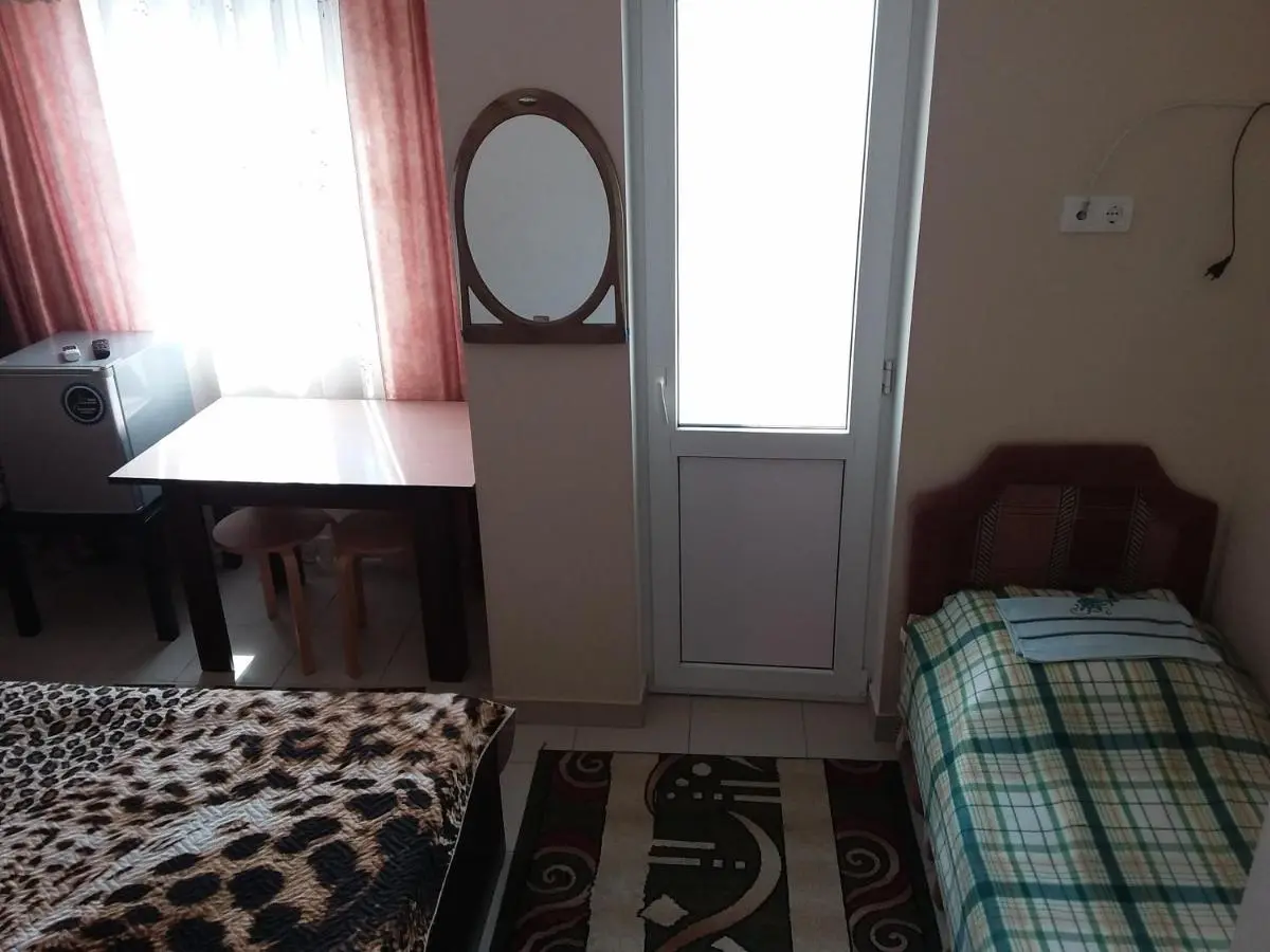 Геленджик: Средняя 15А