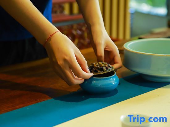 Цзиндэчжэнь: Floral Hotel Shuxiang Yunyin Hotel (Taoyangli Branch, People's Square, Jingdezhen)