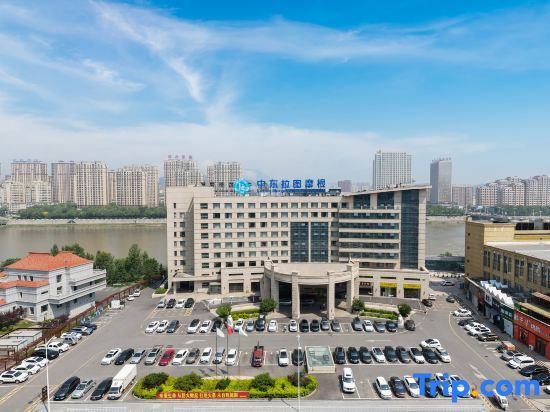 Тунхуа: Zhongdong Latour Morgan Hotel（ZHONGDONG NEW WORLD LIVING MALL）