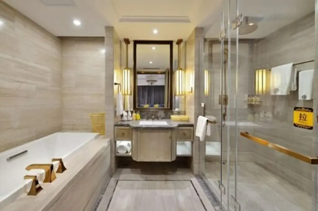 Чэнду: Bvstin Hongnan Hotel (Chengdu Hongpailou Metro Station)