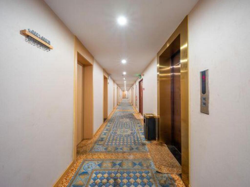 Цзюцзян: Jinlong Boutique Hotel (De'an Railway Station Liansheng Happy City Branch)