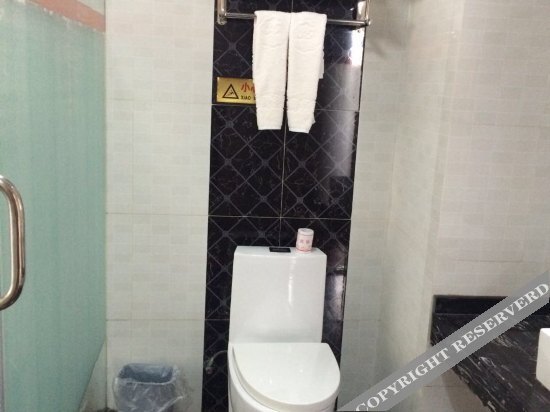 Чэнду: 成都三五商务酒店