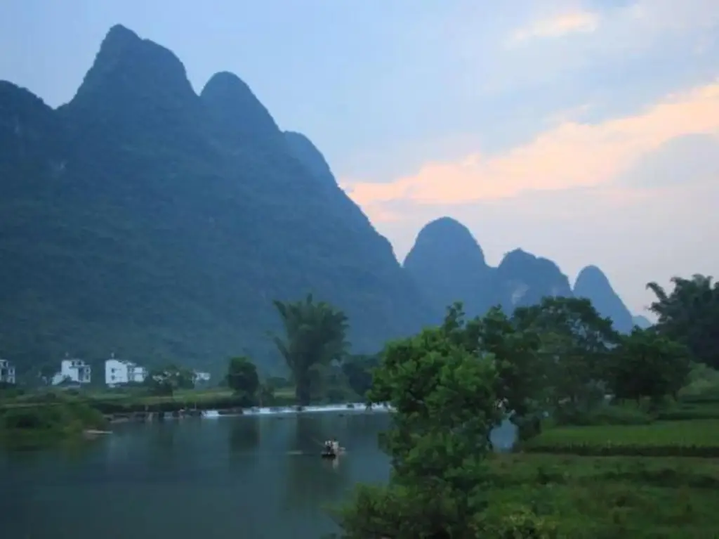 Яншо: Fengguan Mountain Meilu Village Inn (Yangshuo Yulong River Scenic Area)